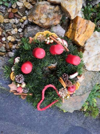 Adventní věnec přírodní