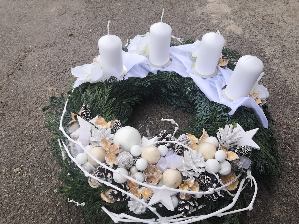 Adventní věnec přírodní