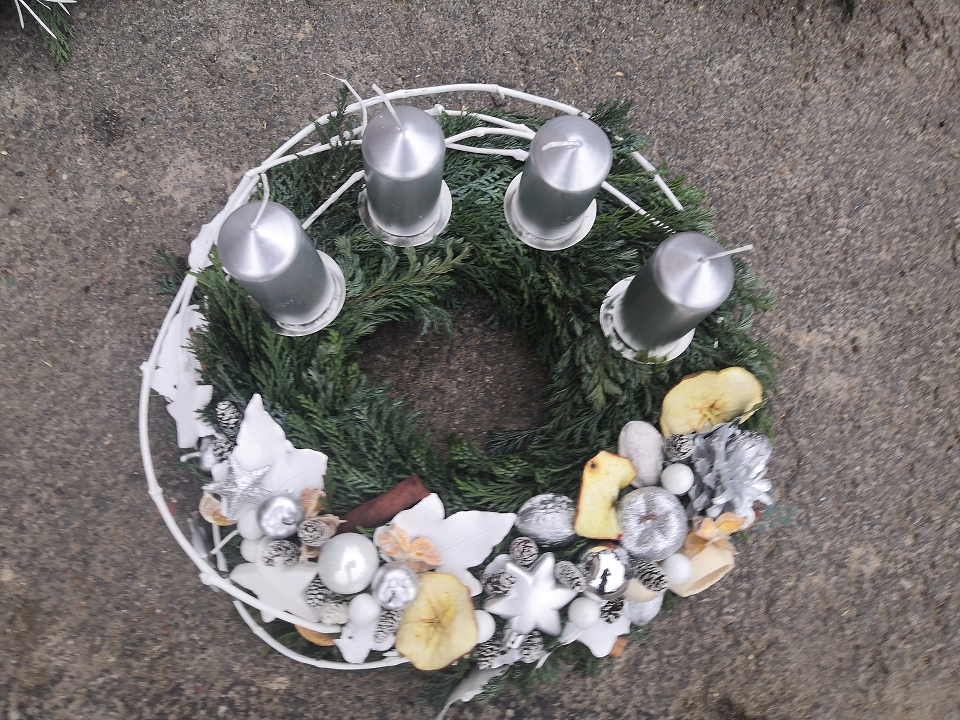 Adventní věnec přírodní